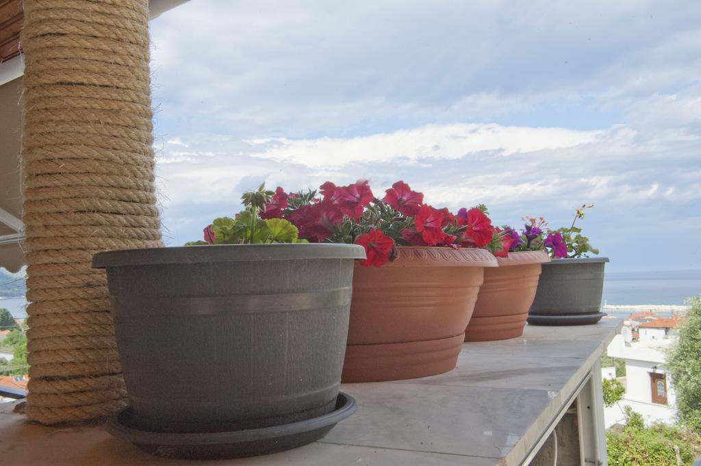 Onites Elegant Suites Skala Potamias Exterior foto